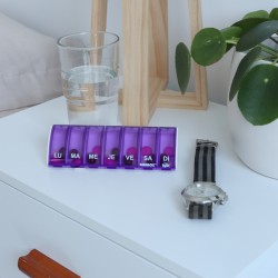 Pilulier 7 cases Box7 Violet avec étui en cuir noir