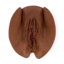 vulve mutilée foncée en silicone pour l'éducation reconditionnée de face