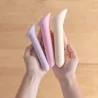 kit large de dilatateurs Vagiwell tenu dans les mains